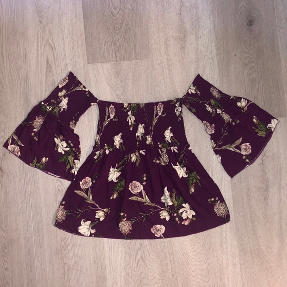 Francesca’s | Off Shoulder Top - Picture 1 of 3